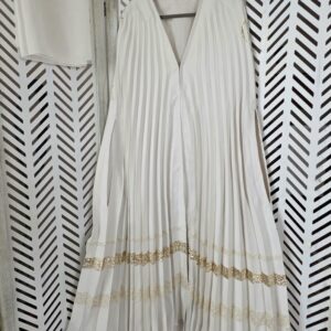 Bedoon Essm Cream Gold Cape