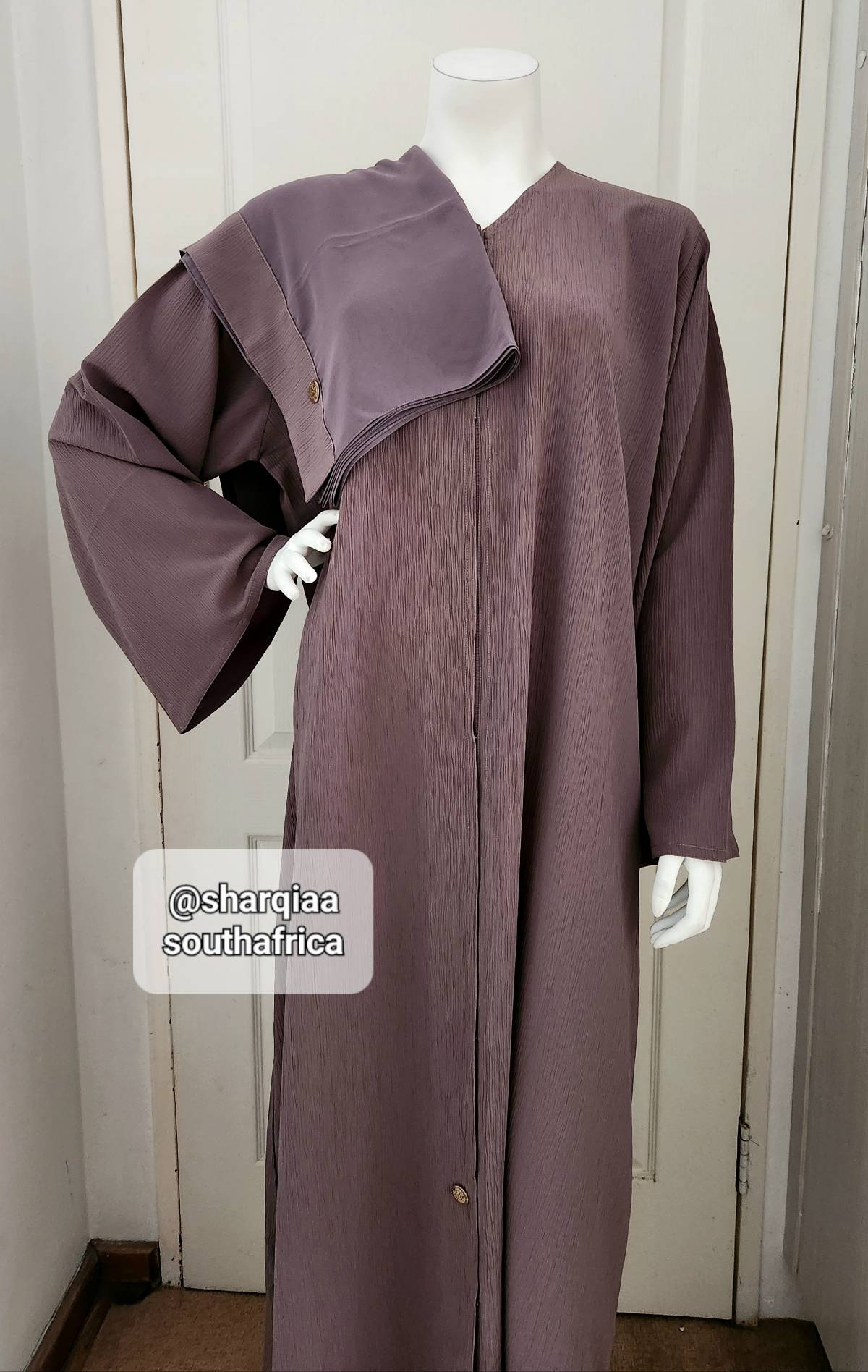 SC13 Taupe crinkle fabric 52 54 60 - Image 2