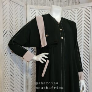 Sharqiaa Abaya set nude cuff
60 62