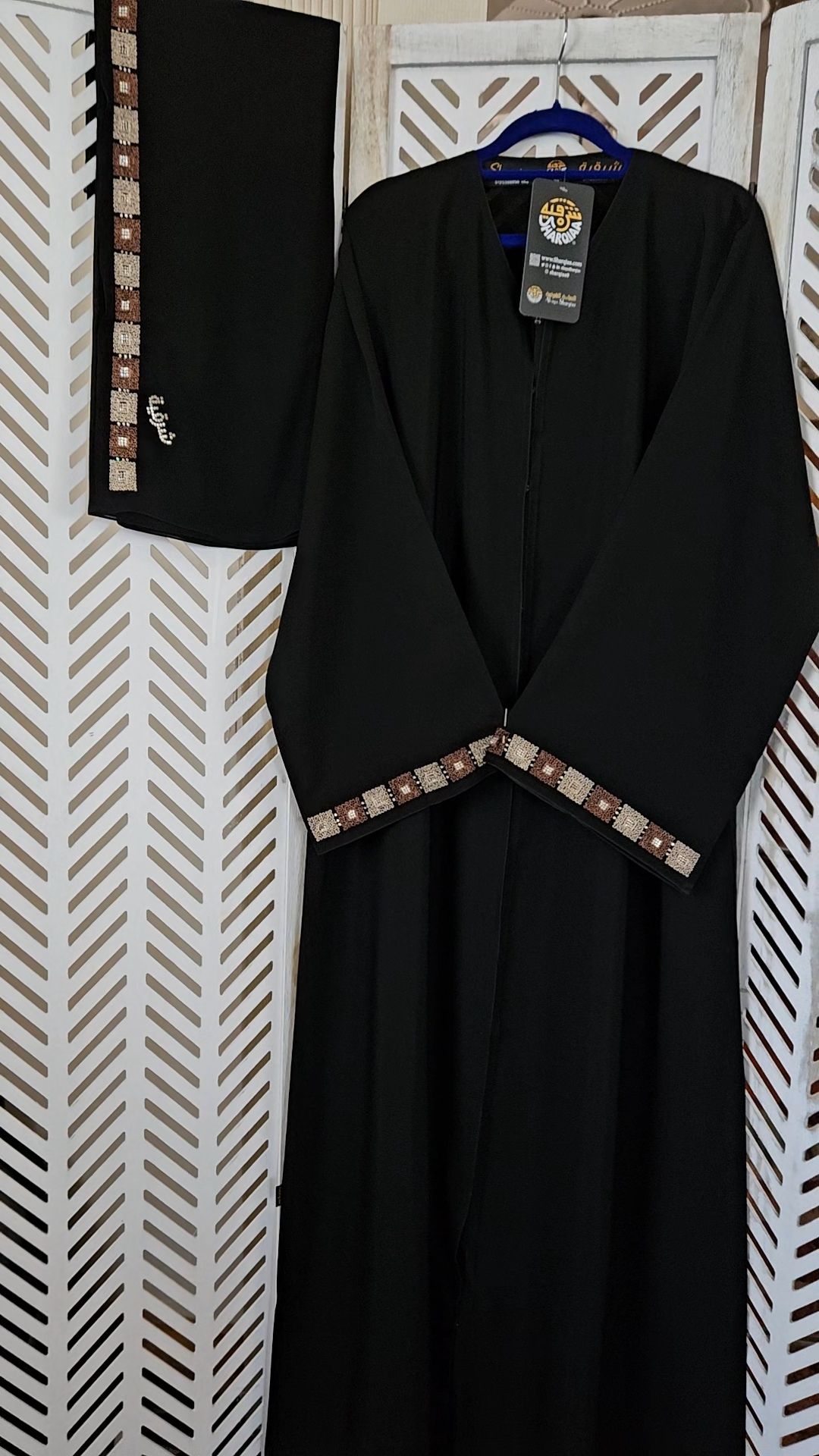 SB03 Gold/Bronze sleeve and sheila embroidery/Swarovski
54 56 58 60