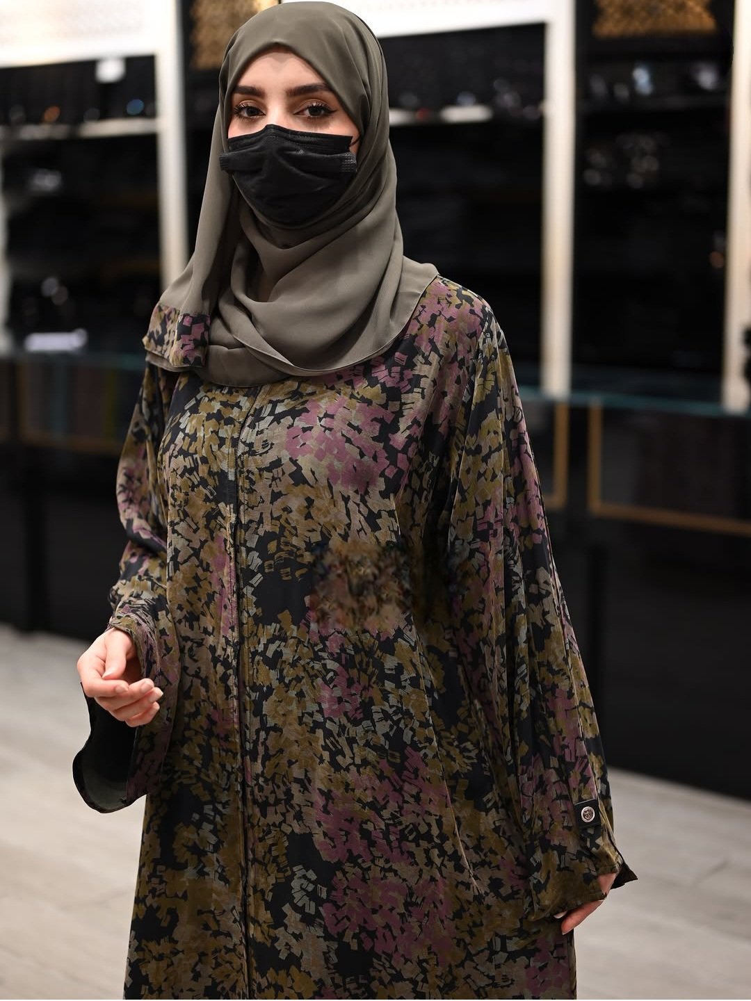 Sharqiaa Jacquard Abaya Set Olive- Mauve - Image 7